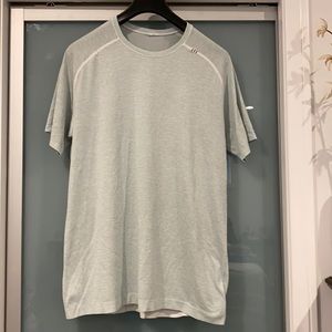 Lululemon men’s t-shirt size L
